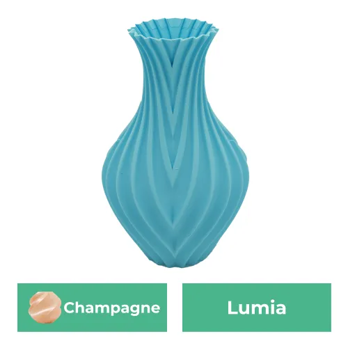 Blauwe, geometrisch gevormde vaas met kronkelende patronen. Onderaan staan de kleuren "Champagne" en "Lumia" aangegeven.